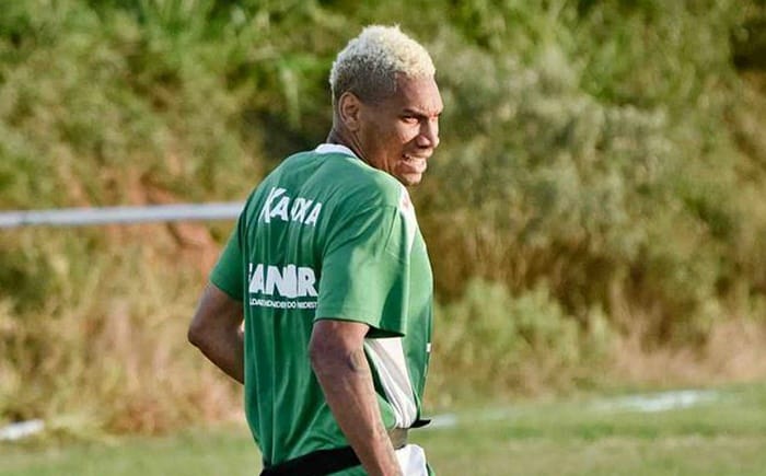 De forma bem humorada, clube baiano anuncia Flávio Caça-Rato