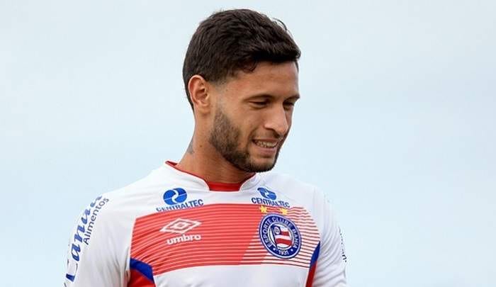 Diretor do Grêmio confirma empréstimo de Juninho Capixaba ao Bahia