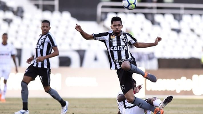 Em jogo pobre, Vitória empata com o Botafogo no Nilton Santos