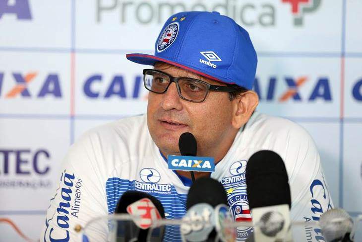 Guto explica escalação de Régis e estratégia do Bahia contra o Flamengo