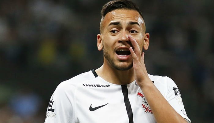 Volante do Corinthians preocupado com o trio ofensivo do Vitória