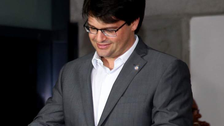 Presidente do Bahia desconhece proposta e diz que pretende renovar com meia