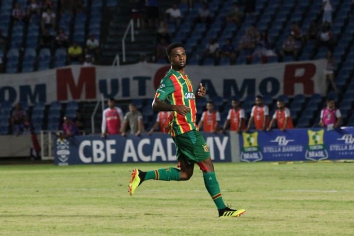 Ex-BAVI: Campeão do nordeste pelo Sampaio Corrêa assina com o Oeste