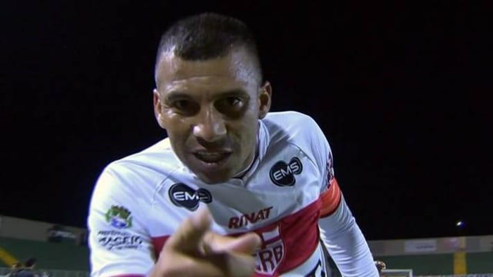 Veja o gol: Neto Baiano encerra jejum, CRB vence o BOA e se afasta do Z-4