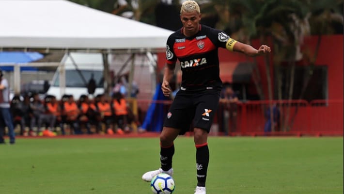 Zagueiro com passagem recente pelo Vitória vai atuar no futebol português