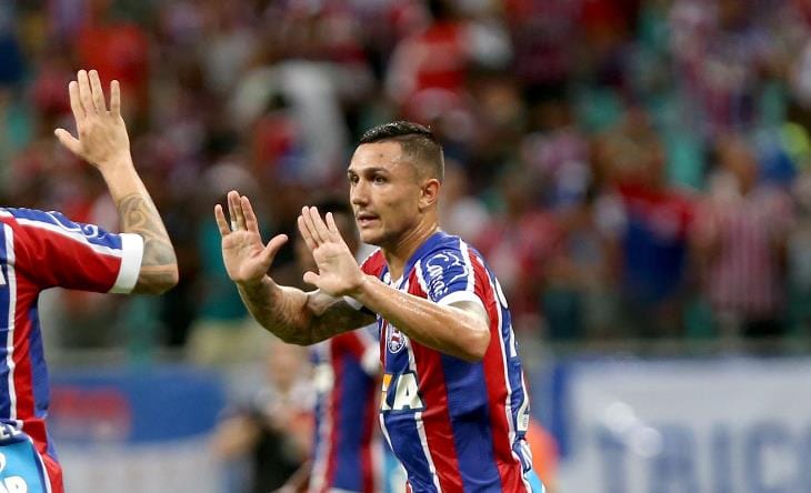 Vinícius reafirma vontade de ficar no Bahia e fala em tom de despedida