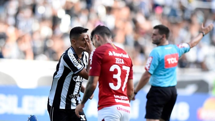Botafogo vence o Inter, ultrapassa o Bahia e se garante na elite em 2019