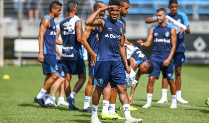Grêmio com duas dúvidas para enfrentar o Corinthians; Veja provável escalação