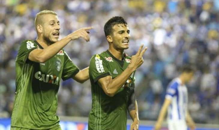 Volante emprestado ao Coritiba volta ao Vitória em 2019