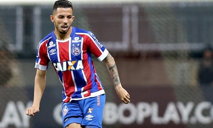 Volante Flávio comemora renovação de contrato com o Bahia até 2020