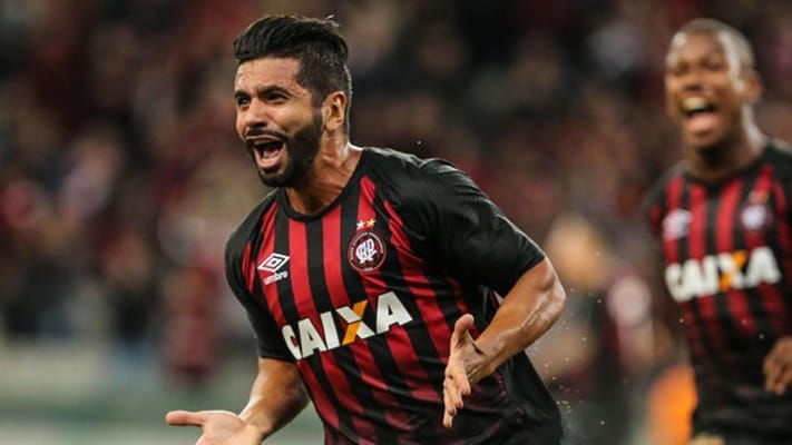 À caminho do Bahia, meia-atacante se despediu do Atlético-PR