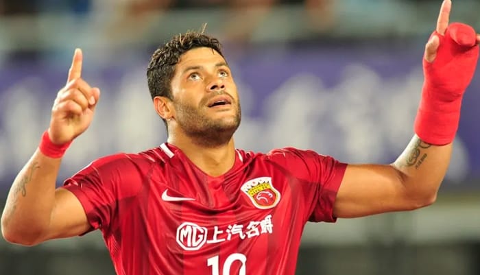 Ex-Vitória, Hulk reafirma desejo de voltar ao Brasil para jogar no Palmeiras