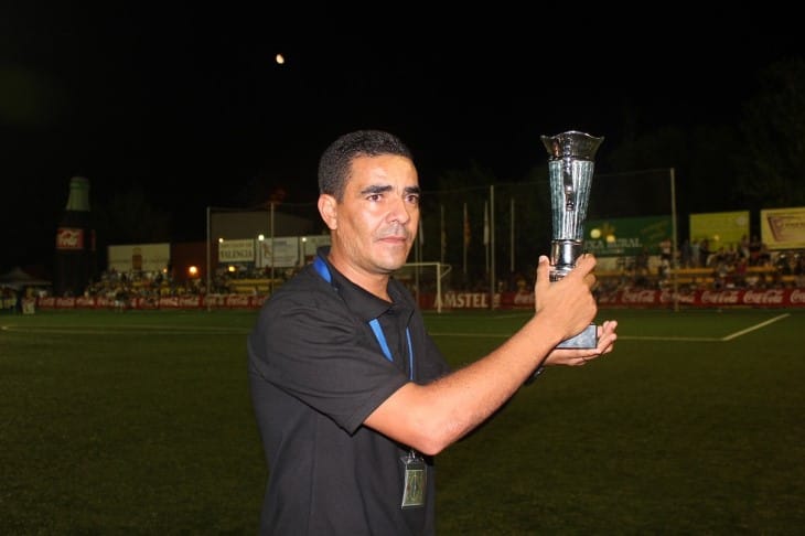 Fluminense de Feira confirma saída do técnico Evandro Guimarães