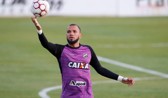 Grêmio oferece Marinho em troca de goleiro, mas Ceará faz jogo duro