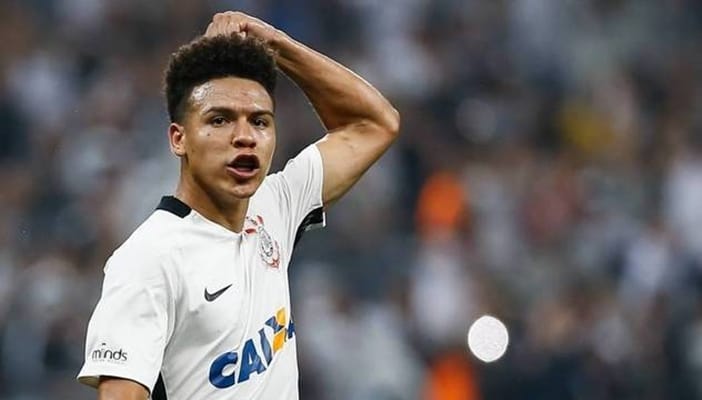 Para ceder meia ao Corinthians, Fluminense quer dupla com passagem pelo Bahia