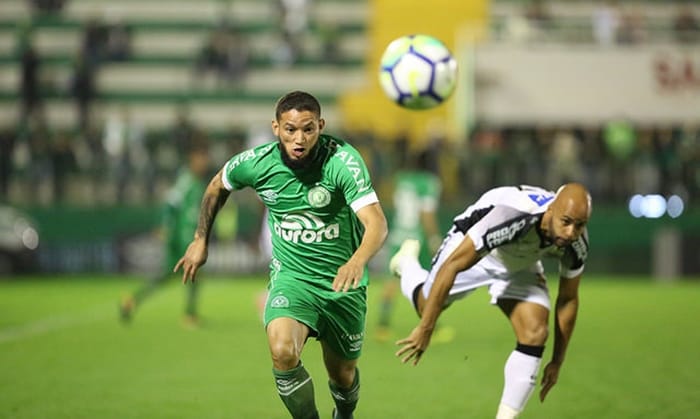 Bahia surpreende e anuncia a contratação do atacante Arthur Caíke