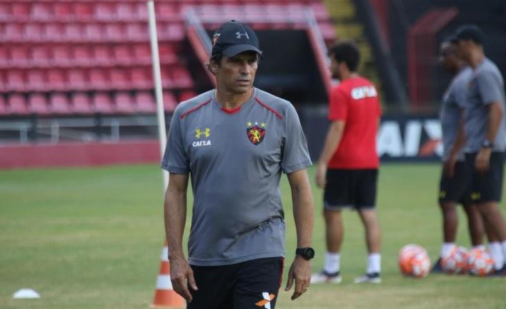 Técnico Milton Cruz pede o boné e deixa o SPORT-PE