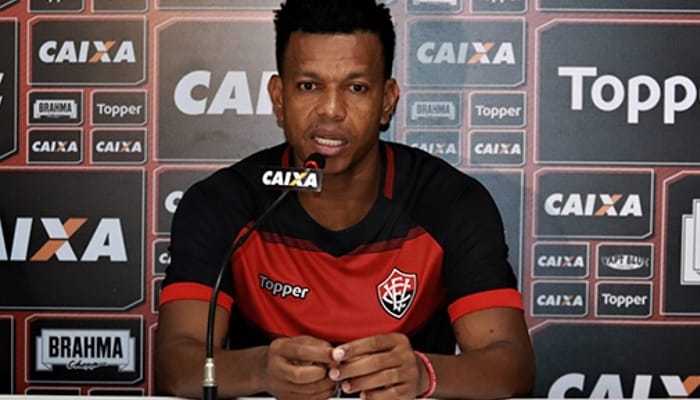 Zagueiro admite momento ruim do Vitória e entende chateação da torcida