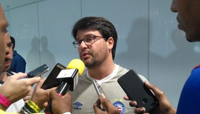 “Não vou fugir das minhas responsabilidades”, diz Bellintani após eliminação do Bahia