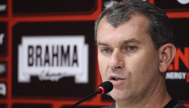 Cláudio Tencati, novo técnico do Vitória é apresentado oficialmente