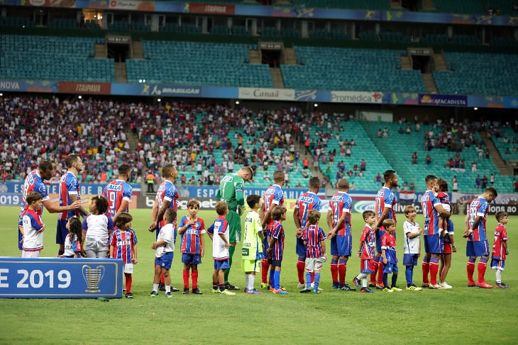 O Bahia não tem alternativa além de vencer para continuar na briga por uma das vagas para as quartas de final. Perdeu ou até empatou estará praticamente fora e se vencer como esperamos ainda não bate o martelo, isto obra e fruto da tragédia contra o Sergipe.