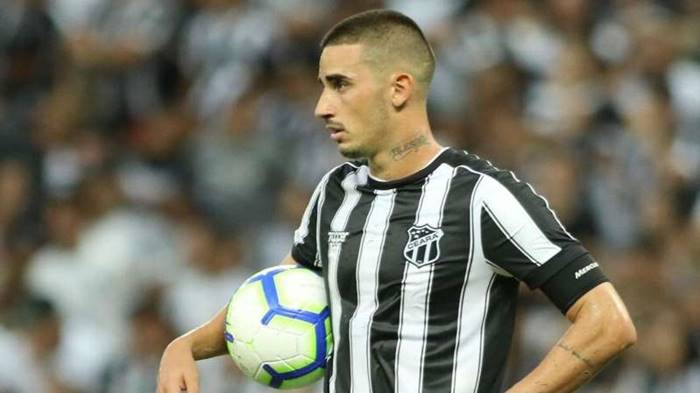 Alvo do Bahia, meia do Ceará fala sobre cláusula e deixa futuro em aberto