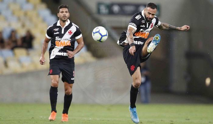 Vasco corta dupla de zaga titular da relação para jogo contra o Bahia