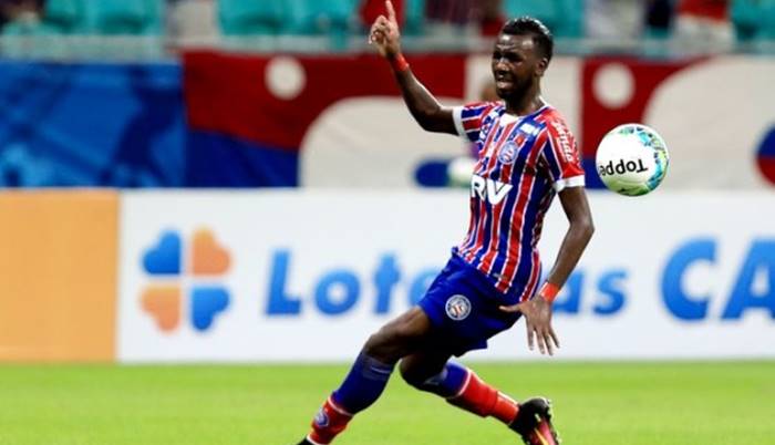 Após atuar no Japão, ex-atacante do Bahia é anunciado pelo CSA