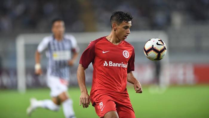 Bahia tem interesse em meia argentino do Internacional, diz repórter