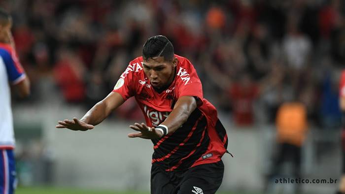 Destaque do Athletico-PR é disputado por Palmeiras e Corinthians