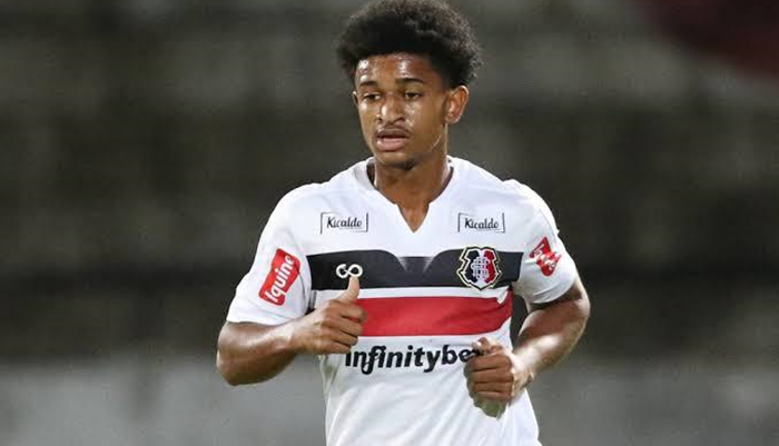 Lateral sondado por Bahia e Bragantino acerta com o Botafogo