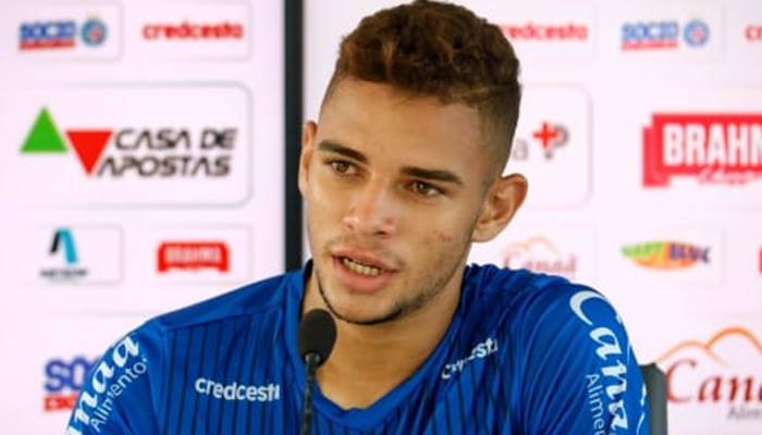 “Precisamos fazer nosso melhor e esquecer a arbitragem”, diz volante do Bahia
