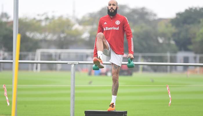 Após 49 dias, clube gaúcho é o primeiro da Série A a retomar treinos