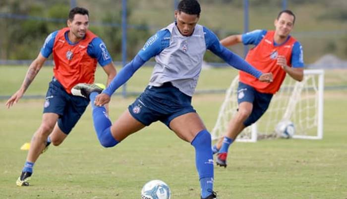 Bahia realiza treino com bola nesta quarta-feira de São João