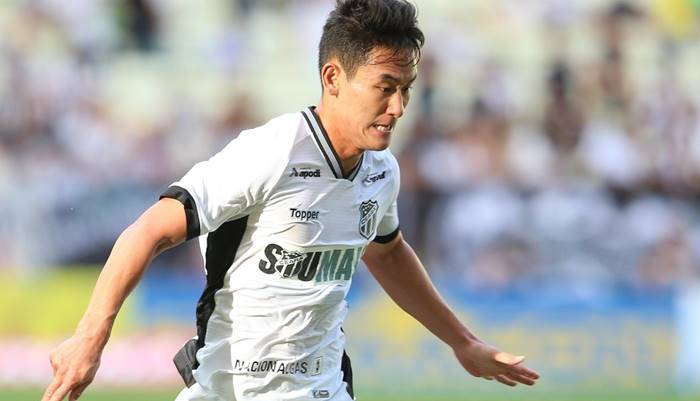 Fora dos planos de Guto Ferreira, meia-atacante deixa o Ceará