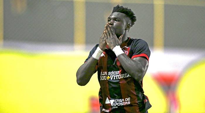 Vitória chega a acordo com clube equatoriano para pagar dívida por Caicedo