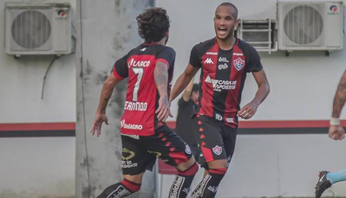 Alvo de clubes paulistas, zagueiro deve deixar o Vitória nos próximos dias
