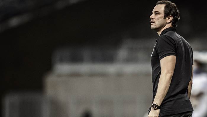 Técnico do Vitória comemora folga na tabela para recuperar jogadores