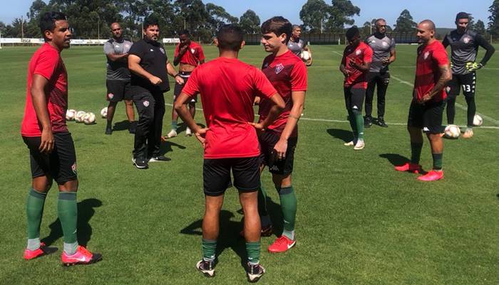 Ainda em Chapecó, Vitória inicia preparação de olho no Guarani
