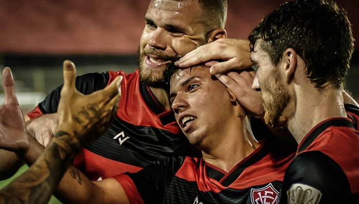 Vitória tem meia escalado na seleção da 30ª rodada da Série B