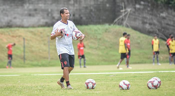 Rodrigo Chagas relata ‘manobra’ do Vitória: “Paulo Carneiro foi sabido”