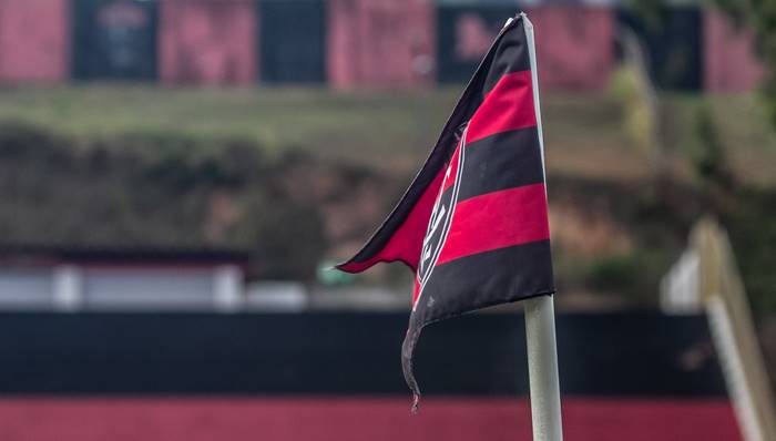 Novo reforço do Vitória, volante passa por exames na Toca do Leão