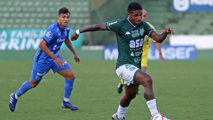 Emprestado pelo Vitória, volante aguarda regularização no Guarani