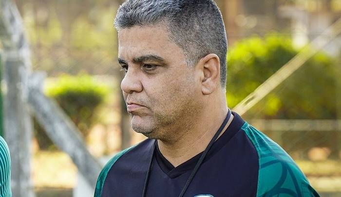Mesmo no G-4 da Série B, Goiás desliga o técnico Marcelo Cabo