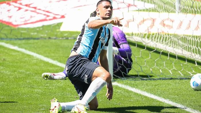 Grêmio vence o Ceará e fica a 3 pontos do Bahia na tabela da Série A