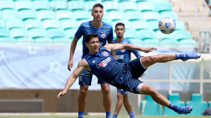 Óscar Ruiz não está nos planos de Guto e tem conversas em andamento