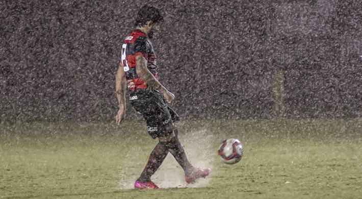 Vitória tem retorno e desfalque por suspensão para pegar o Cruzeiro