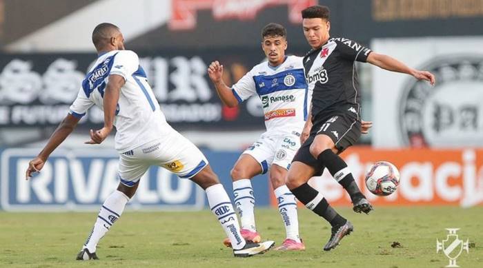 Antes de pegar o Vitória, Confiança defende invencibilidade de 5 jogos contra Vasco