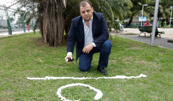 Brasileiro criador do spray de barreira vai receber indenização da Fifa