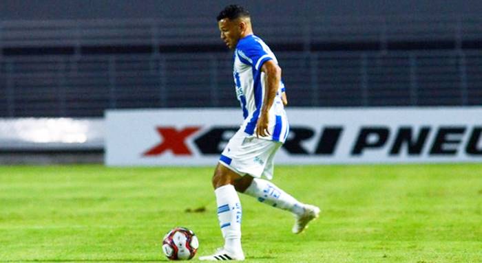 CSA tem retorno de lateral-direito para partida contra o Vitória